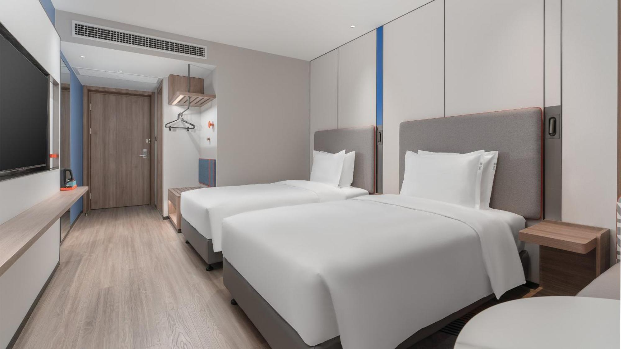 Holiday Inn Express Qingdao Shibei By Ihg Екстериор снимка