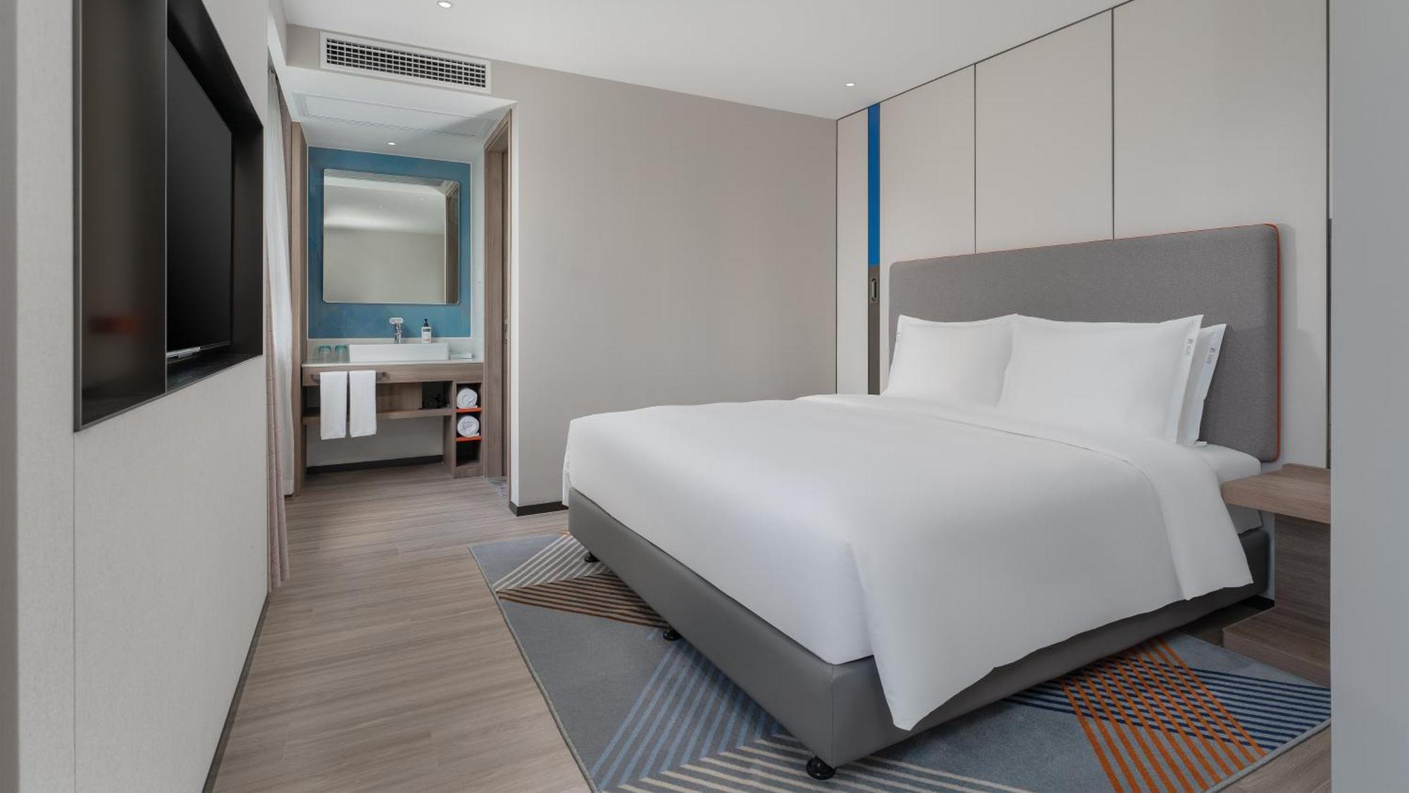 Holiday Inn Express Qingdao Shibei By Ihg Екстериор снимка