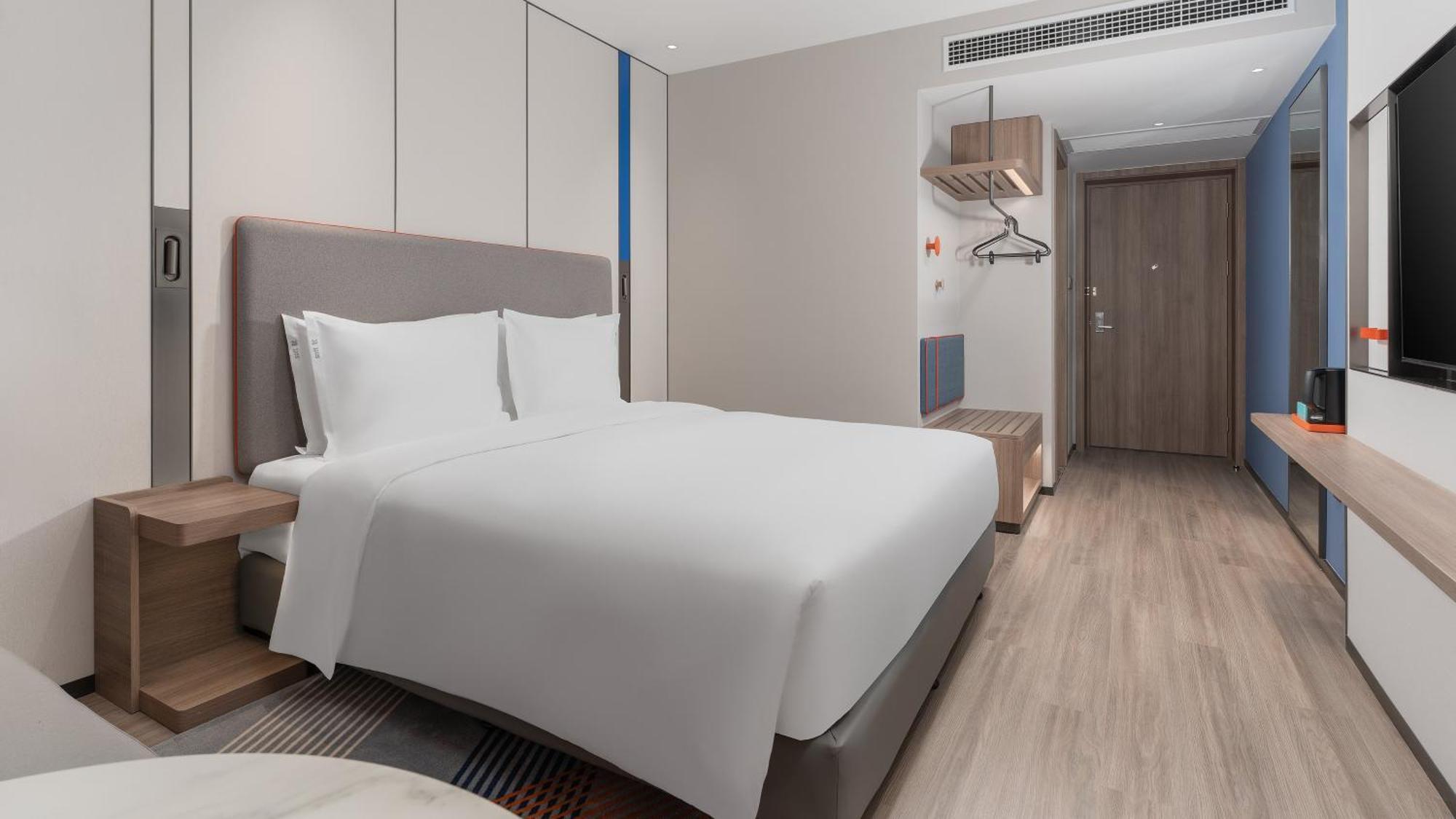 Holiday Inn Express Qingdao Shibei By Ihg Екстериор снимка