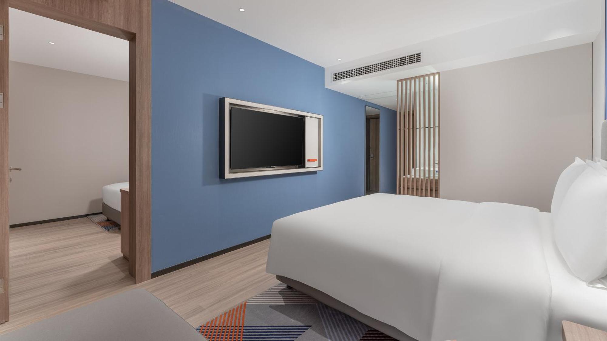 Holiday Inn Express Qingdao Shibei, An Ihg Hotel Екстериор снимка