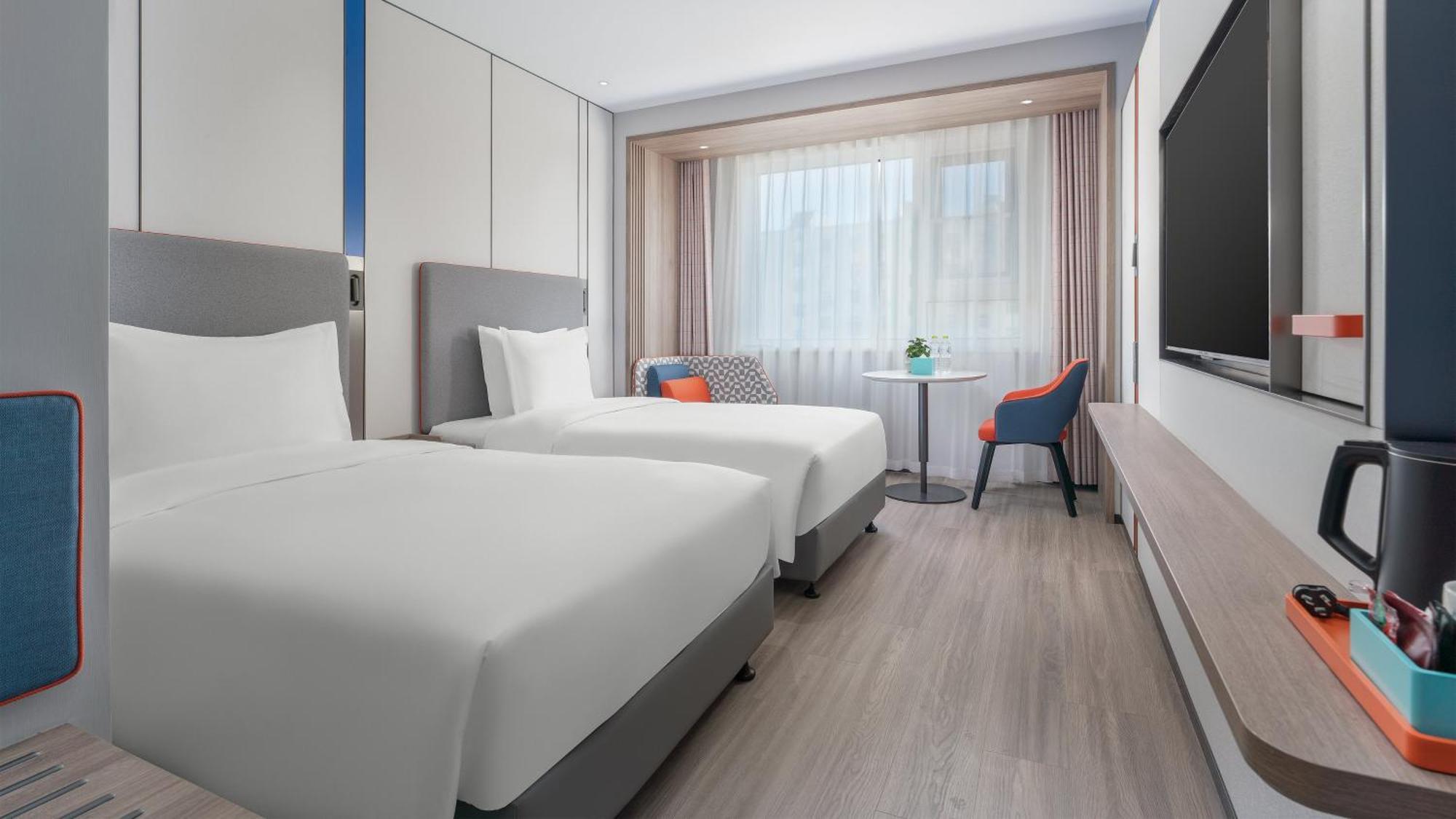 Holiday Inn Express Qingdao Shibei, An Ihg Hotel Екстериор снимка