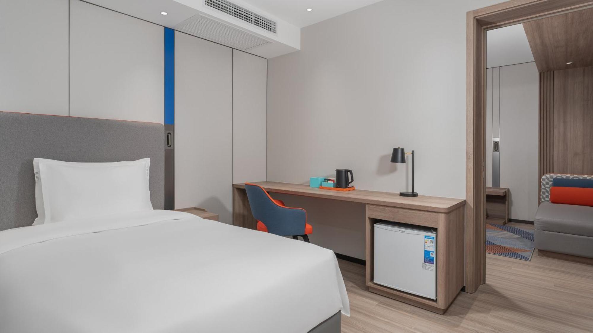 Holiday Inn Express Qingdao Shibei By Ihg Екстериор снимка