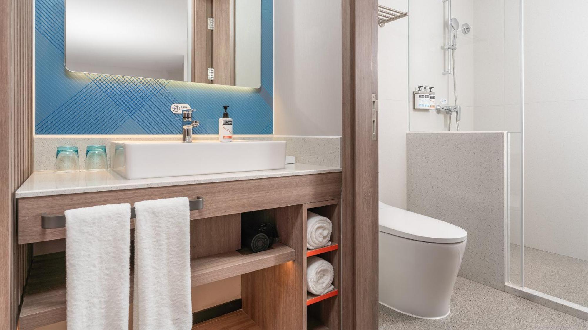 Holiday Inn Express Qingdao Shibei By Ihg Екстериор снимка