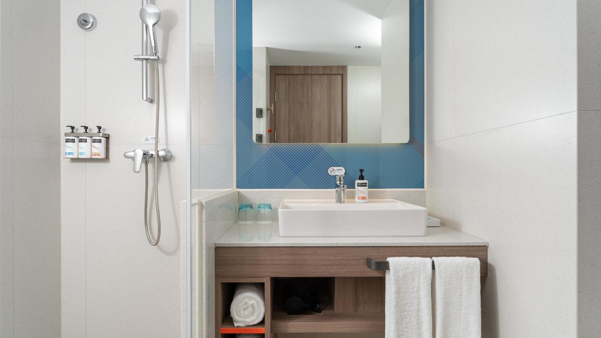 Holiday Inn Express Qingdao Shibei By Ihg Екстериор снимка